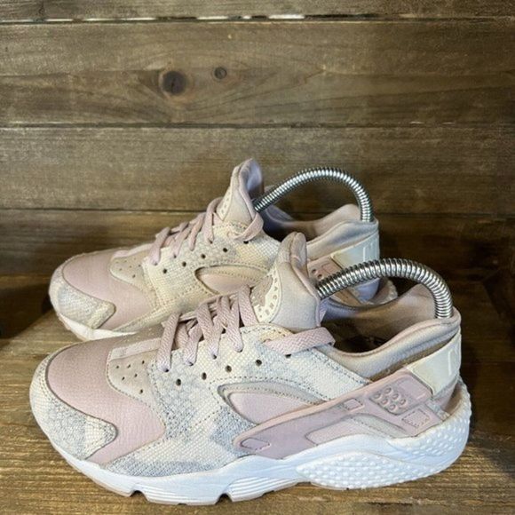 Womens Nike Air Huarache Run Premium Particle Rose Athletic‎ Shoes Sneakers 8 M - Picture 2 of 6
